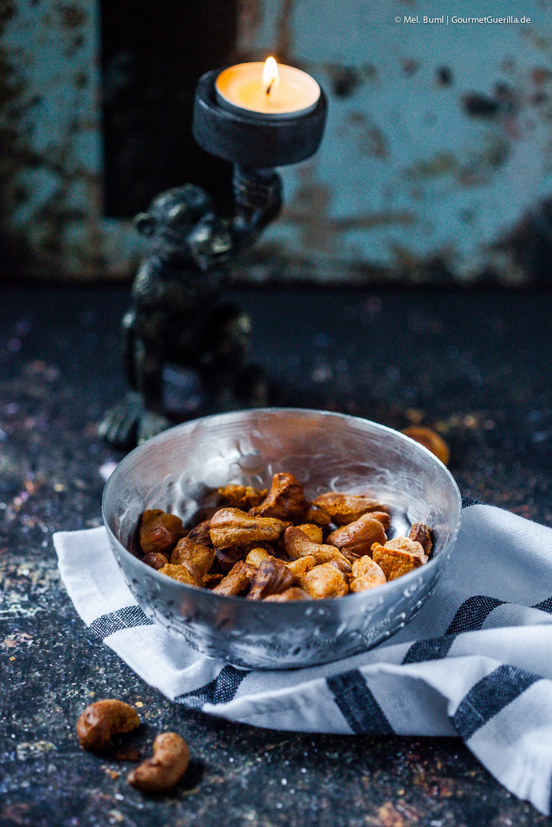  Low Carb Nibbler Bacon Chips, Cheddar Crackers and Vindaloo Cashews | GourmetGuerilla.com 